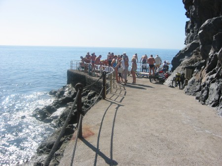 Accés à la mer par la jetée